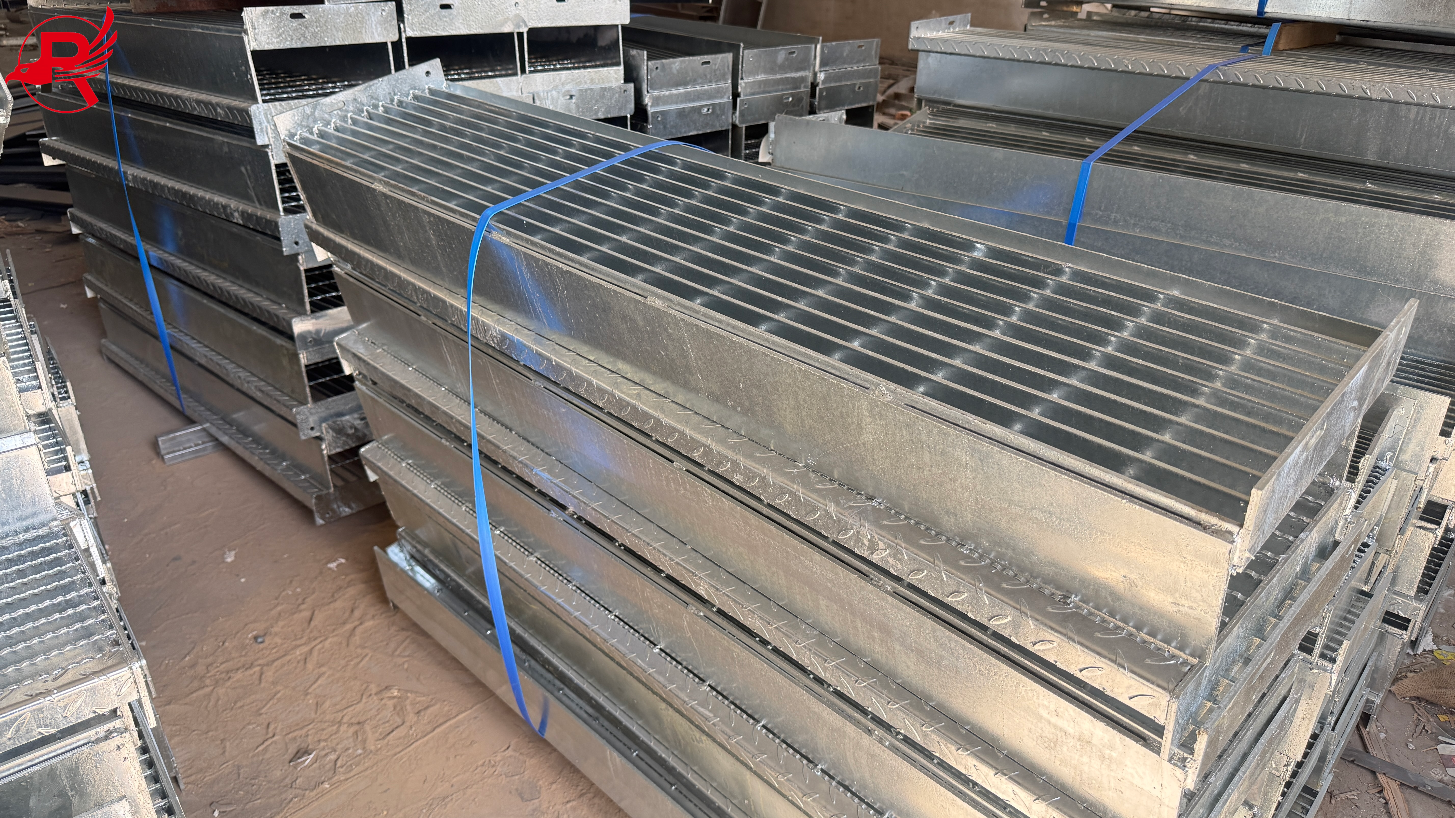Steel grating, metal grating manufactured by Royal Steel Group-Steel Grating Manufacturer
